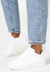 Born2be - Białe Sneakersy Sznurowane Finos. Okazja: na co dzień. Kolor: biały. Materiał: jeans #3