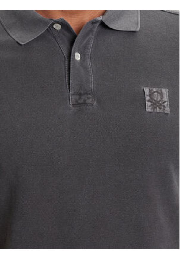 United Colors of Benetton - United Colors Of Benetton Polo 3089U302D Szary Regular Fit. Typ kołnierza: polo. Kolor: szary. Materiał: bawełna