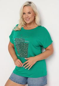 Born2be - Zielony Bawełniany T-shirt z Ozdobnym Napisem i Cyrkoniami Krisiona. Kolor: zielony. Materiał: bawełna. Wzór: napisy. Sezon: lato #2