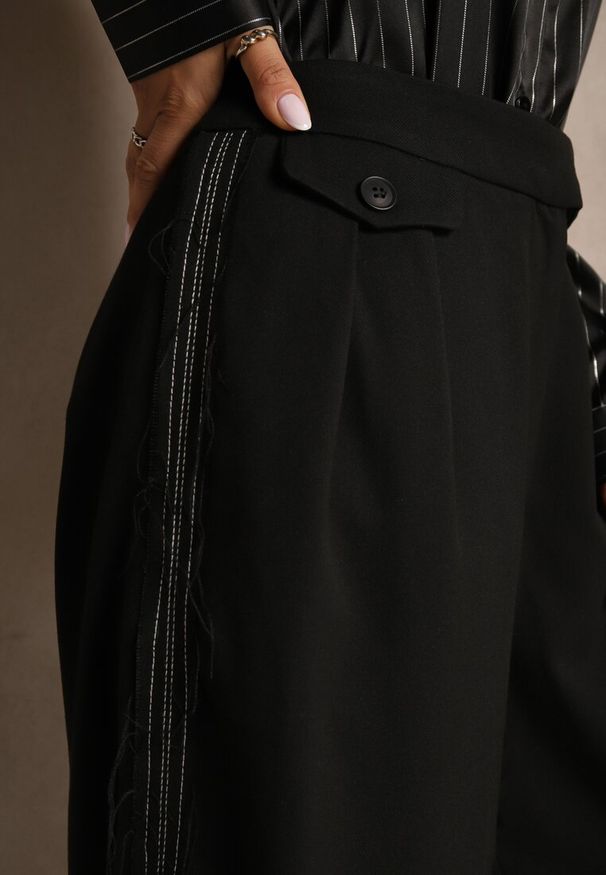 Renee - Czarne Spodnie z Wiskozą o Szerokim Kroju z Imitacją Kieszeni Zinnithria. Okazja: na co dzień. Kolor: czarny. Materiał: wiskoza. Styl: elegancki, casual