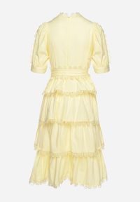 Born2be - Żółta Sukienka Thellis. Kolor: żółty. Materiał: materiał, tkanina, koronka. Długość rękawa: krótki rękaw. Wzór: gładki. Styl: elegancki. Długość: midi #5