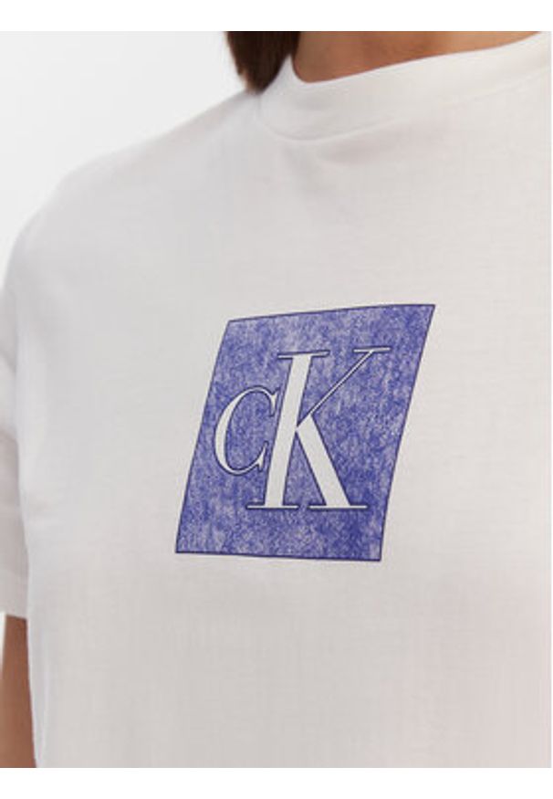 Calvin Klein Jeans T-Shirt LV047F819G Biały Classic Fit. Kolor: biały. Materiał: bawełna