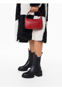 Kazar - Skórzane botki na klocku z elastycznymi wstawkami. Kolor: czarny. Materiał: tkanina, skóra. Szerokość cholewki: normalna. Obcas: na obcasie. Wysokość obcasa: niski #5