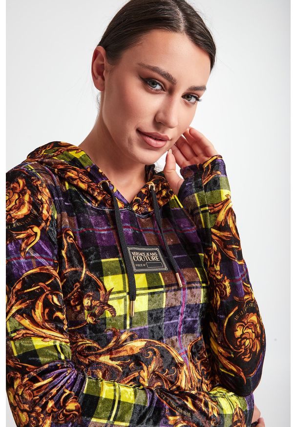 Versace Jeans Couture - SUKIENKA VERSACE JEANS COUTURE. Materiał: welur. Wzór: kratka, kolorowy. Typ sukienki: dopasowane. Długość: midi