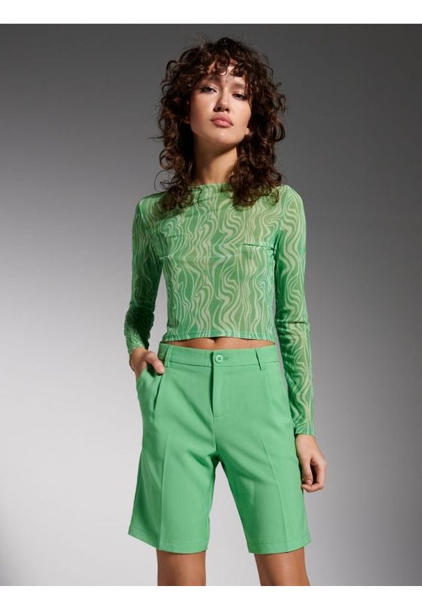 Sinsay - Szorty mid waist - zielony. Kolor: zielony. Długość: długie. Wzór: gładki. Styl: elegancki