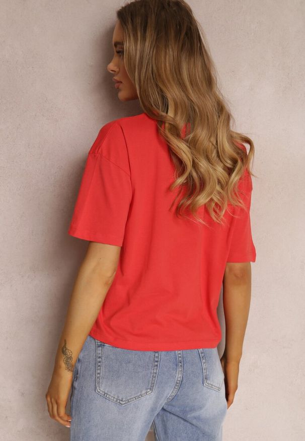 Renee - Czerwony T-shirt Clathera. Kolor: czerwony. Materiał: jeans, bawełna. Długość rękawa: krótki rękaw. Długość: krótkie. Wzór: gładki, jednolity