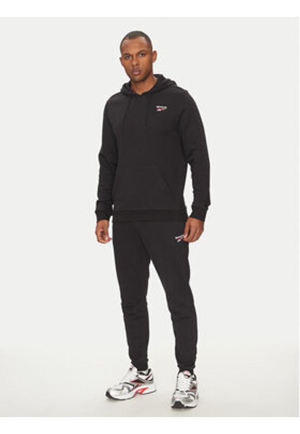 Reebok Bluza Identhlty Small Logo 100221784 Czarny Regular Fit. Kolor: czarny. Materiał: bawełna