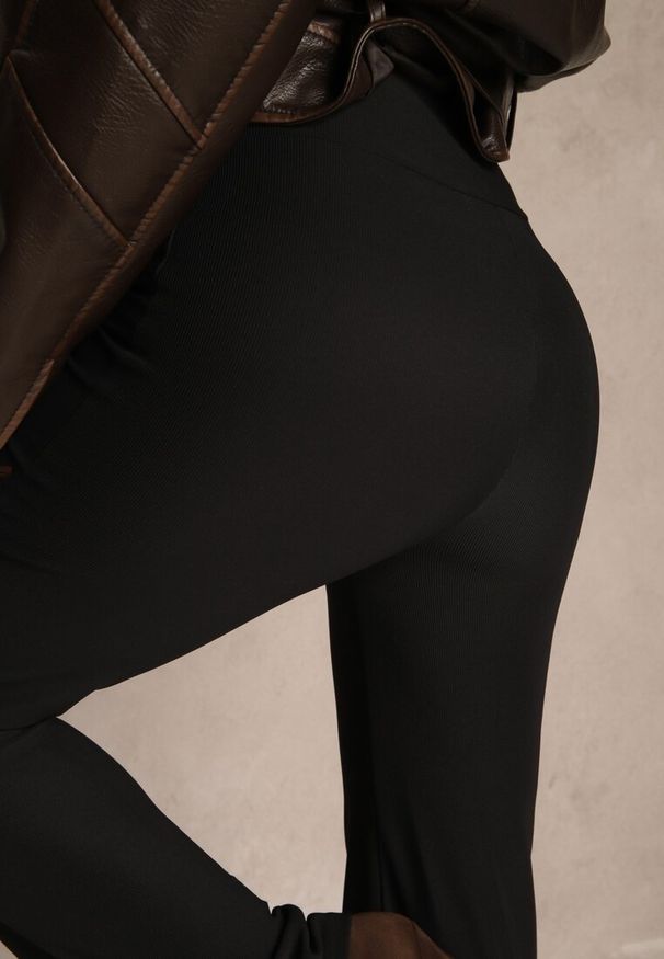 Renee - Czarne Spodnie High Waist o Prostym Fasonie z Gumką w Talii Wedamira. Okazja: na co dzień. Stan: podwyższony. Kolor: czarny. Styl: casual, sportowy