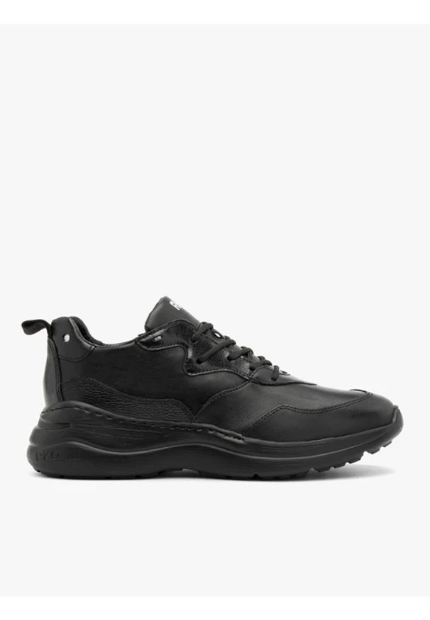 Ryłko - Czarne sneakersy ze skóry licowej. Okazja: na co dzień. Zapięcie: sznurówki. Kolor: czarny. Materiał: skóra. Szerokość cholewki: normalna. Styl: street, klasyczny, elegancki, casual, sportowy