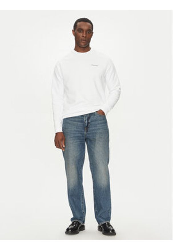 Calvin Klein Bluza Linear Box Logo K10K114259 Biały Regular Fit. Kolor: biały. Materiał: bawełna