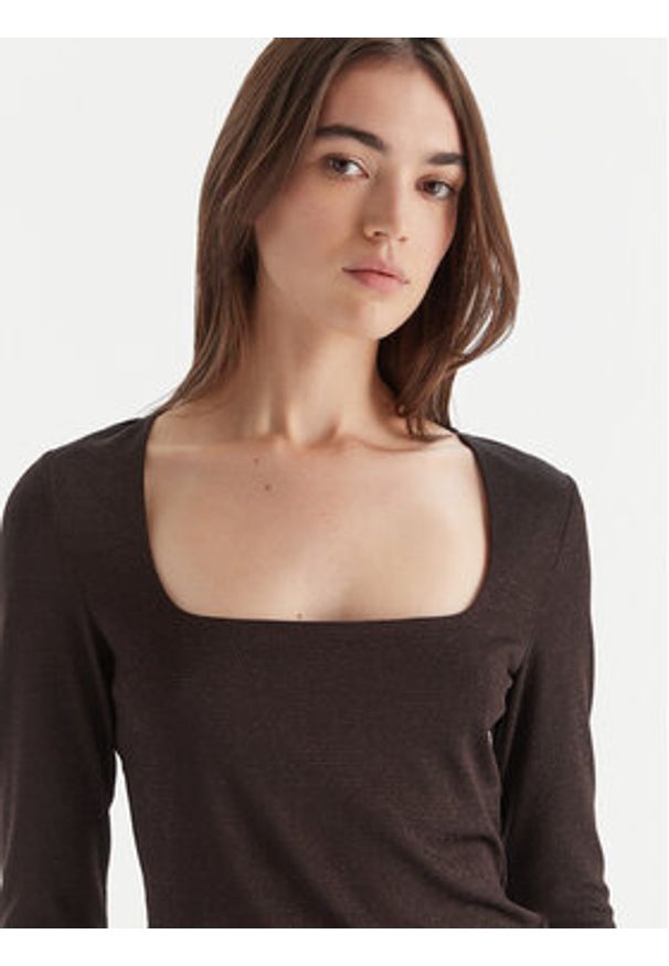 Vero Moda Bluzka Kanva 10336088 Brązowy Regular Fit. Kolor: brązowy. Materiał: syntetyk