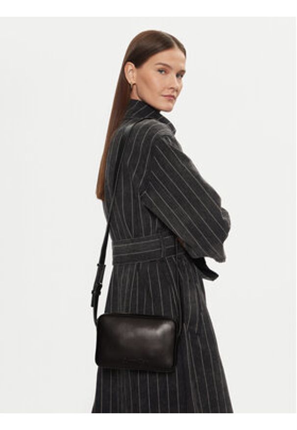 Calvin Klein Torebka K60K612555 Czarny. Kolor: czarny. Materiał: skórzane