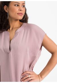 bonprix - Luźniejsza bluzka satynowa z obniżoną linią ramion i krótkim rękawem. Typ kołnierza: typu henley. Kolor: różowy. Materiał: satyna. Długość rękawa: krótki rękaw. Długość: krótkie #3