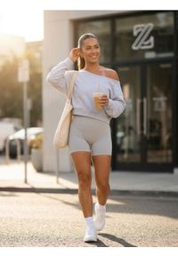 Sinsay - Dresowa bluza z asymetrycznym dekoltem Gym Hard - szary. Kolor: szary. Materiał: dresówka #1