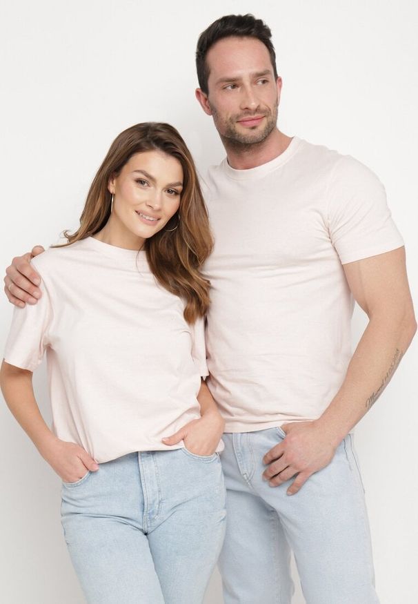 Born2be - Jasnoróżowa Koszulka Avonmora. Kolor: różowy. Materiał: bawełna, jeans, dzianina. Długość rękawa: krótki rękaw. Długość: krótkie. Wzór: gładki