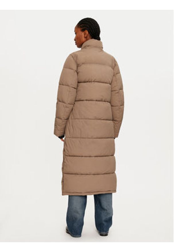 only - ONLY Kurtka zimowa 15287913 Brązowy Regular Fit. Kolor: brązowy. Materiał: syntetyk. Sezon: zima