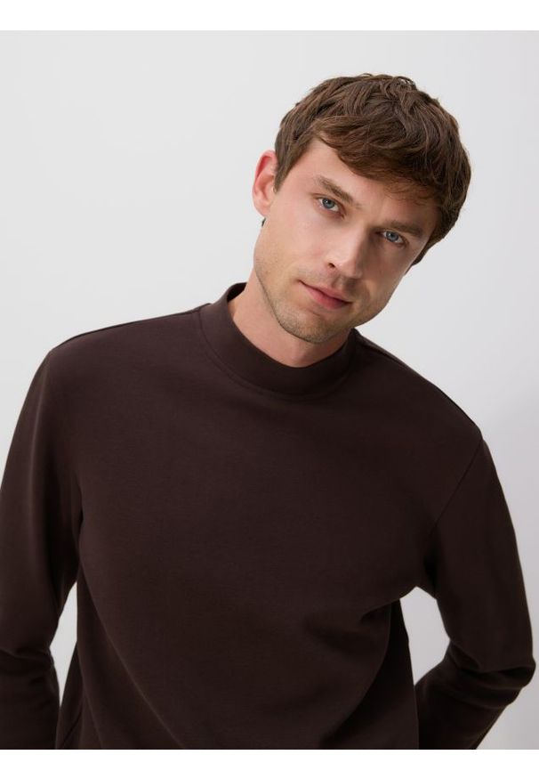 Reserved - Bluza ze stójką - bordowy. Typ kołnierza: kołnierzyk stójkowy. Kolor: czerwony. Materiał: bawełna, dzianina