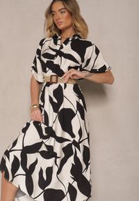 Renee - Czarna Rozkloszowana Sukienka w Abstrakcyjny Wzór z Bawełną Telianiela. Typ kołnierza: dekolt w serek. Kolor: czarny. Materiał: bawełna. Długość rękawa: krótki rękaw. Sezon: lato