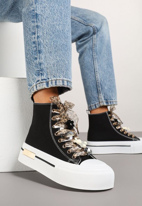 Born2be - Czarne Trampki za Kostkę na Grubej Podeszwie z Cyrkoniami Avisina. Okazja: na co dzień. Wysokość cholewki: za kostkę. Kolor: czarny. Styl: casual