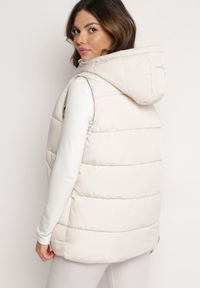 Born2be - Jasnobeżowa Dwustronna Kamizelka z Pikowaniem i Kapturem Welini. Kolor: beżowy #2