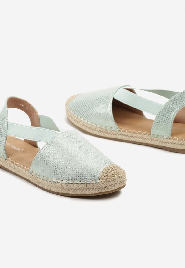 Renee - Jasnozielone Espadryle z Ekoskóry na Płaskiej Podeszwie Cecilas. Okazja: na co dzień. Kolor: zielony. Materiał: len. Sezon: lato. Obcas: na płaskiej podeszwie. Styl: boho, casual