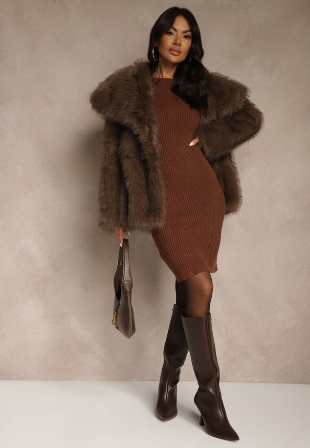 Renee - Brązowa Sweterkowa Dopasowana Sukienka z Bawełną Reileta. Kolor: brązowy. Materiał: bawełna