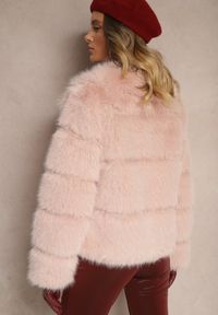 Renee - Różowa Pikowana Kurtka Futrzana z Eleganckim Kołnierzem Sinadrea. Kolor: różowy. Materiał: futro. Sezon: zima. Styl: elegancki