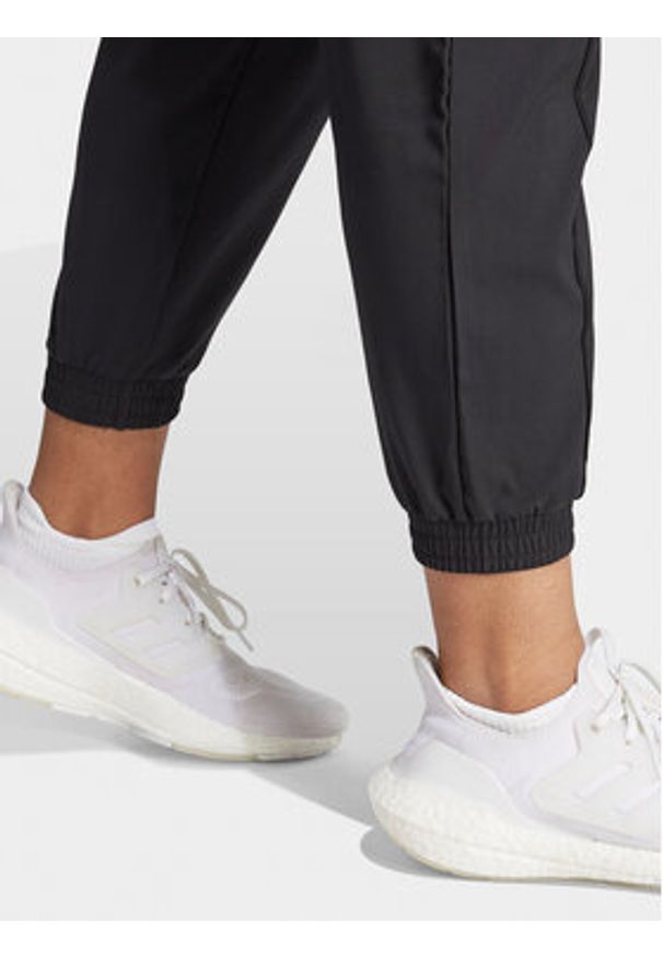 Adidas - adidas Spodnie dresowe Train Essentials Minimal IJ5923 Czarny Regular Fit. Kolor: czarny. Materiał: syntetyk