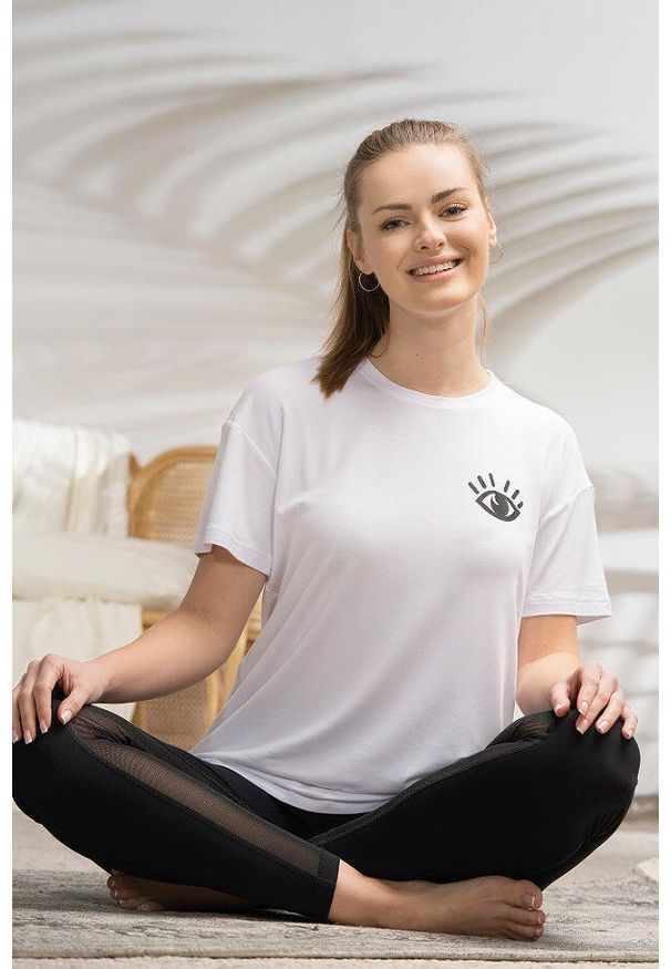 MOONHOLI - Koszulka do jogi damska Moonholi Awaken z krótkim rękawem. Kolor: biały. Długość rękawa: krótki rękaw. Długość: krótkie. Sport: joga i pilates