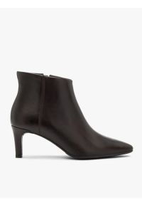 Ryłko - Bordowe botki na szpilce. Okazja: na co dzień. Zapięcie: zamek. Kolor: czerwony. Szerokość cholewki: normalna. Materiał: skóra. Sezon: jesień. Obcas: na szpilce. Styl: casual, street, elegancki. Wysokość obcasa: średni #1