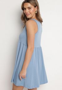 Born2be - Jasnoniebieska Sukienka o Rozkloszowanym Kroju na Szerokich Ramiączkach z Guzikami Jenovira. Okazja: na co dzień. Kolor: niebieski. Długość rękawa: na ramiączkach. Styl: casual #7