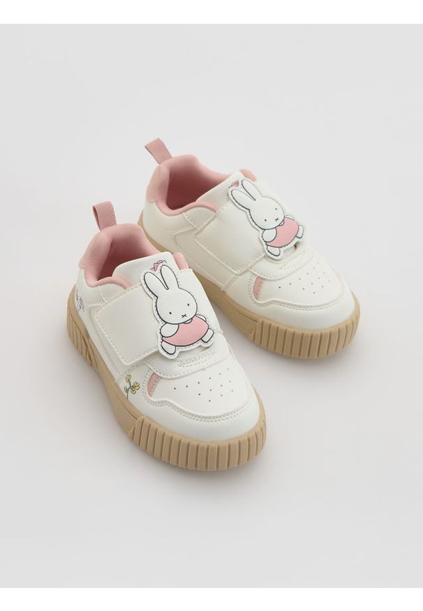 Reserved - Sneakersy Miffy - złamana biel. Materiał: skóra