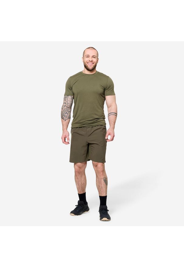 DOMYOS - Koszulka fitness męska Domyos slim krótki rękaw. Kolor: brązowy, zielony, wielokolorowy. Materiał: wiskoza, poliester, materiał. Długość rękawa: krótki rękaw. Długość: krótkie. Sport: fitness