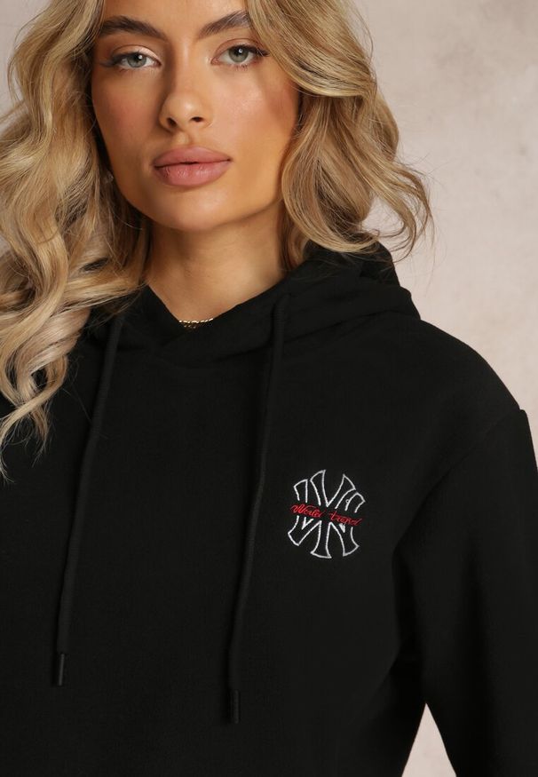 Renee - Czarna Bluza z Kapturem i Ozdobnym Haftem Gamalie. Typ kołnierza: kaptur. Kolor: czarny. Wzór: haft. Styl: elegancki