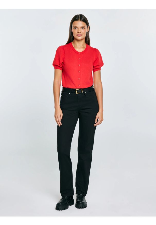 Big-Star - Sweter damski zapinany na guziki z krótkim rękawem czerwony Manona 603. Kolor: czerwony. Materiał: dzianina, jeans. Długość rękawa: krótki rękaw. Długość: krótkie. Styl: klasyczny, elegancki