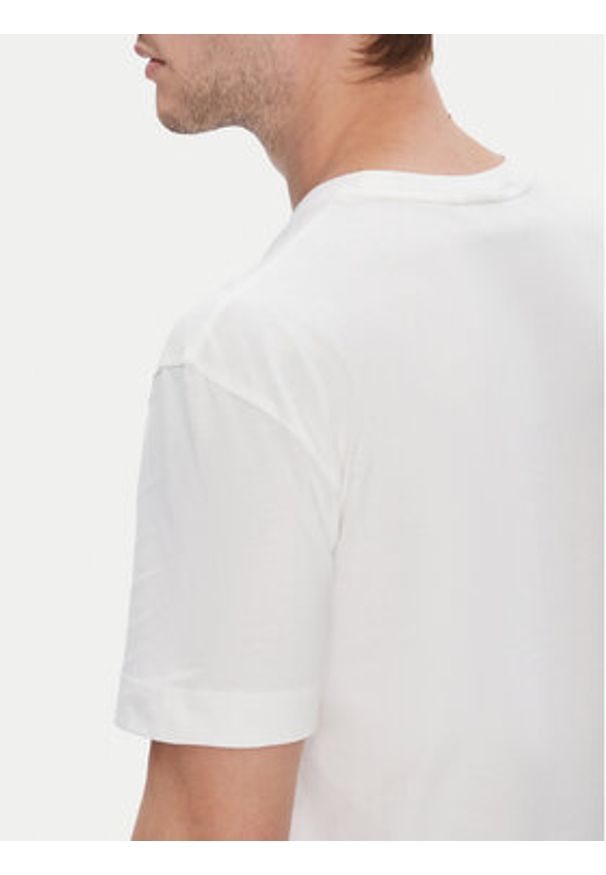 Calvin Klein T-Shirt K10K112749 Biały Comfort Fit. Kolor: biały. Materiał: bawełna