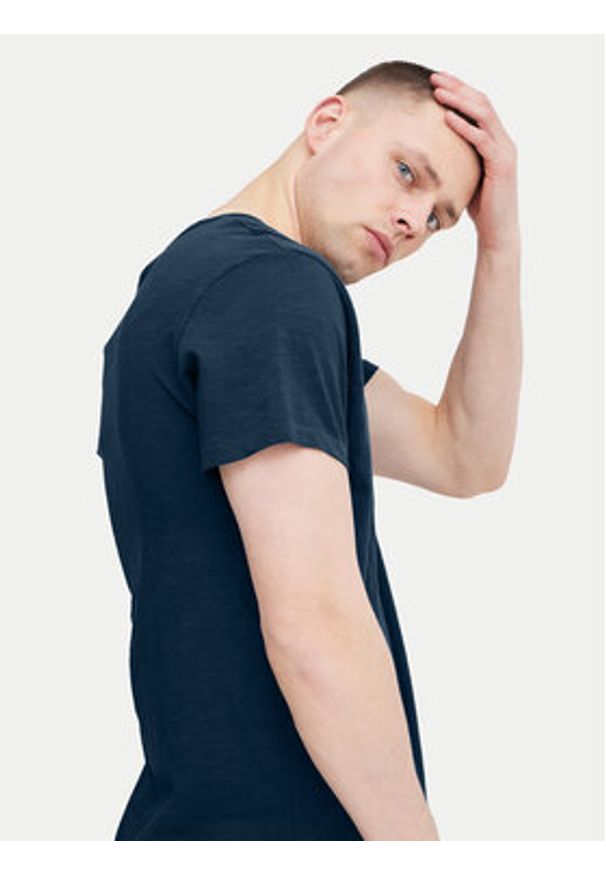 Blend T-Shirt 20717013 Granatowy Regular Fit. Kolor: niebieski. Materiał: bawełna
