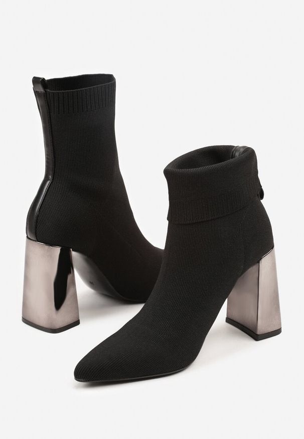 Renee - Czarne Botki Vices na Słupku ze Skarpetową Cholewką Falacesa. Okazja: na co dzień. Kolor: czarny. Materiał: jeans. Szerokość cholewki: normalna. Obcas: na słupku. Styl: elegancki, casual