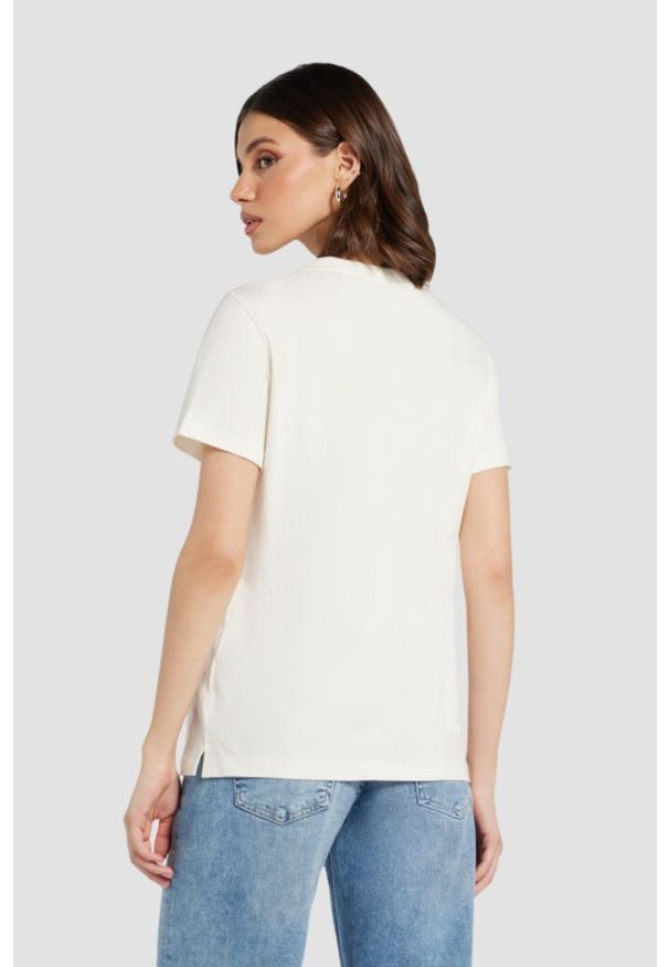 Guess - GUESS Biały t-shirt damski Love Tee. Kolor: biały