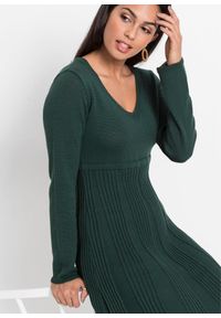 bonprix - Sukienka dzianinowa. Typ kołnierza: dekolt w serek. Kolor: zielony. Materiał: dzianina. Wzór: gładki, prążki, ze splotem #3