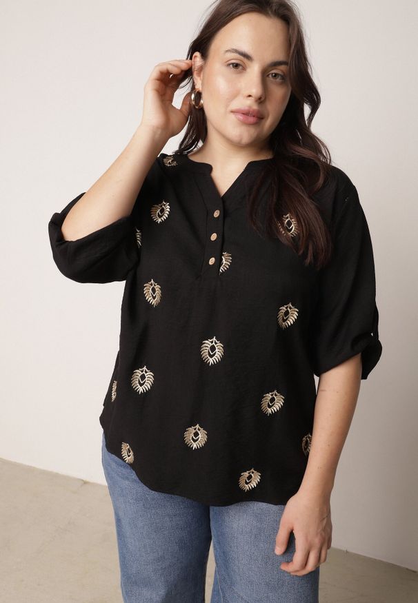 Born2be - Czarna Wiskozowa Koszula Boho z Haftem i Podpinanymi Rękawami 3/4 Cheridenah. Okazja: na co dzień. Kolekcja: plus size. Kolor: czarny. Materiał: wiskoza. Wzór: haft. Styl: boho