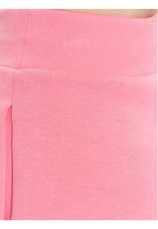 Guess Szorty sportowe Edwina V3GD11 FL04P Różowy Loose Fit. Kolor: różowy. Materiał: bawełna, syntetyk