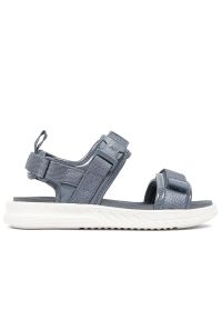 Sandały New Balance SWA600B2 - szare. Zapięcie: rzepy. Kolor: szary. Materiał: tworzywo sztuczne, materiał, syntetyk, guma. Wzór: paski. Styl: klasyczny