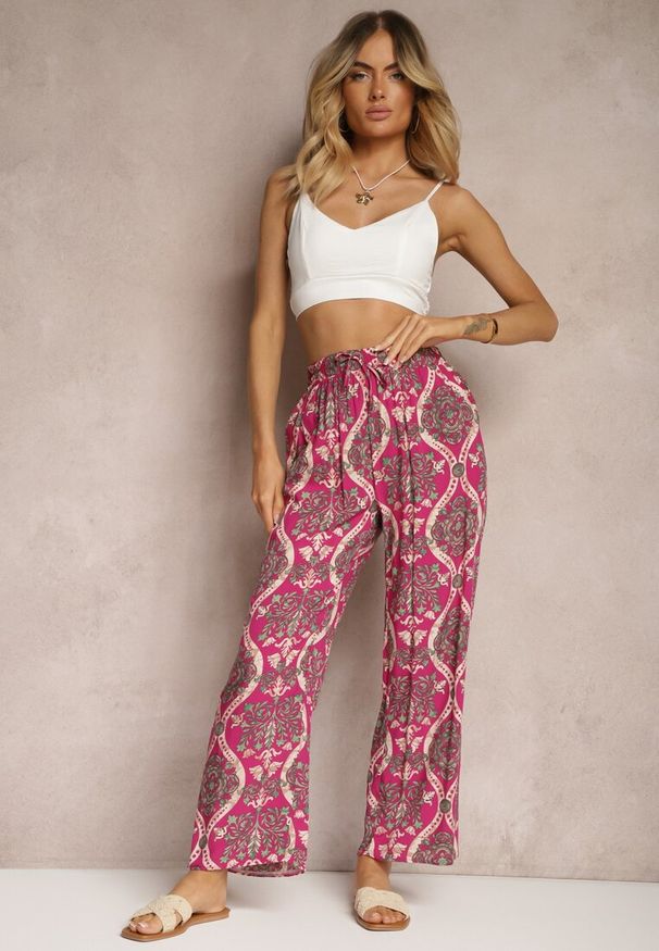 Renee - Fuksjowe Wiskozowe Spodnie Boho High Waist z Szerokimi Nogawkami i Gumką w Talii Tiamarra. Okazja: na co dzień. Stan: podwyższony. Kolor: różowy. Materiał: wiskoza. Sezon: lato. Styl: boho