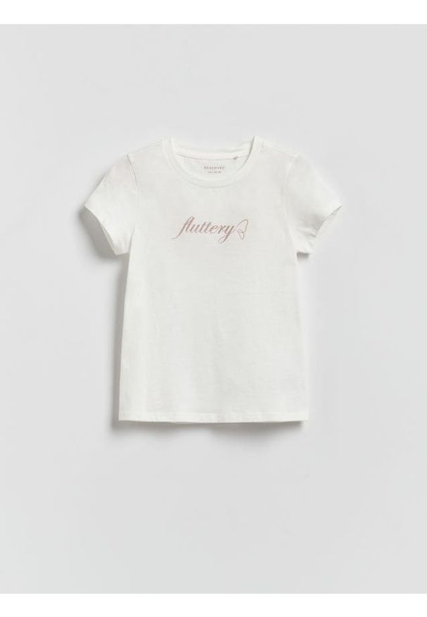 Reserved - T-shirt z wypukłym napisem - złamana biel. Materiał: bawełna. Wzór: napisy