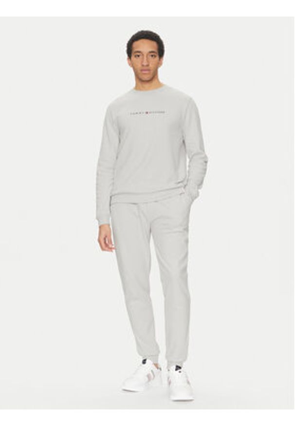 TOMMY HILFIGER - Tommy Hilfiger Bluza UM0UM03346 Beżowy Regular Fit. Kolor: beżowy. Materiał: syntetyk