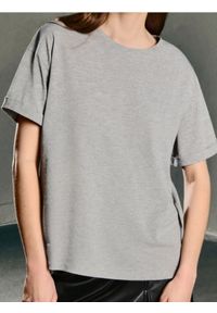 Sinsay - Koszulka z krótkim rękawem - szary. Kolor: szary. Długość rękawa: krótki rękaw. Długość: krótkie