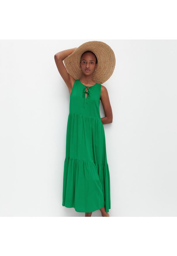 Reserved - Wiskozowa sukienka - Zielony. Kolor: zielony. Materiał: wiskoza