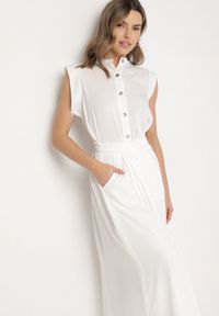 Born2be - Biała Sukienka Koszulowa o Rozkloszowanym Kroju z Wiązaniem w Pasie Mavirielle. Okazja: na co dzień. Typ kołnierza: dekolt w serek. Kolor: biały. Materiał: skóra. Długość rękawa: długi rękaw. Typ sukienki: koszulowe. Styl: casual, elegancki #2