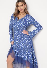 Born2be - Niebieska Asymetryczna Sukienka Midi Rozkloszowana z Siateczką Tivora. Kolor: niebieski. Typ sukienki: asymetryczne. Długość: midi #1